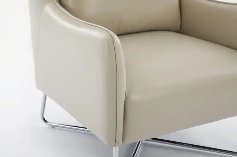 34.6 Fauteuil d'appoint en similicuir avec pieds en métal